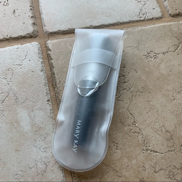 NWT Mary Kay Mineral Foundation Brush